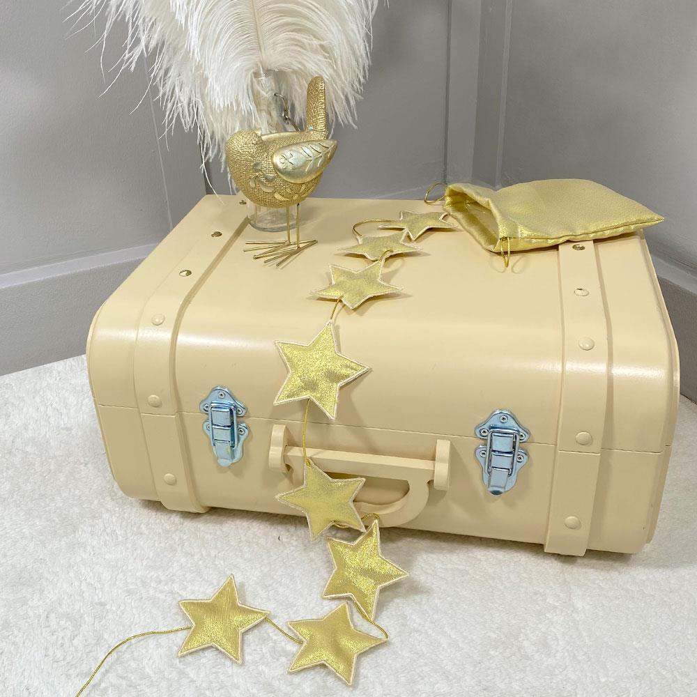 8 Gold Star Garland