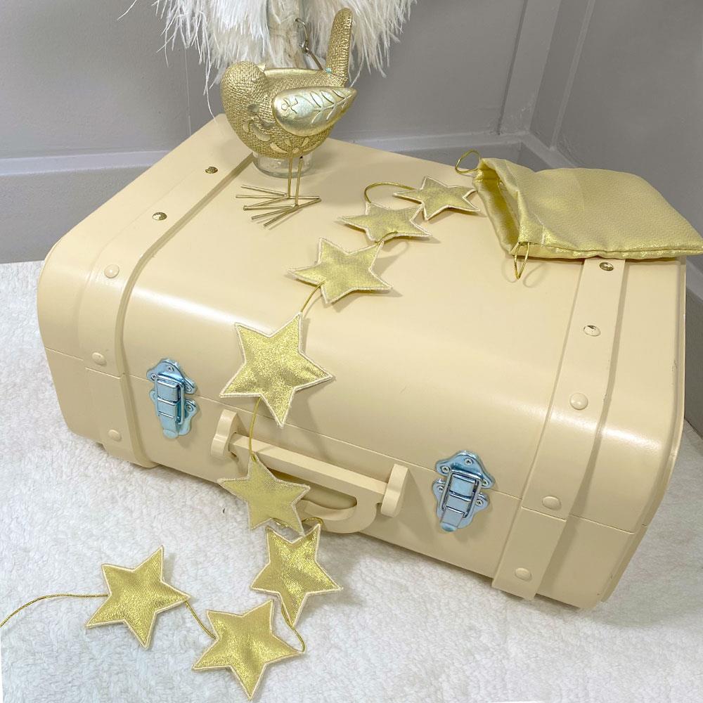 8 Gold Star Garland
