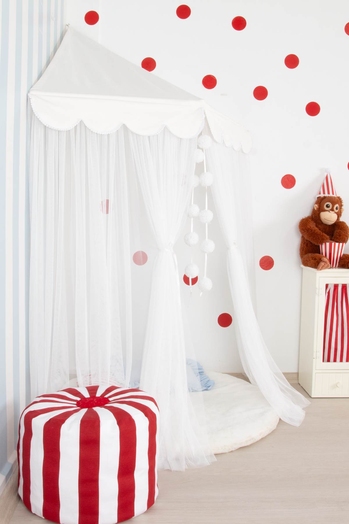 Corner Canopy Tent Tulle-White
