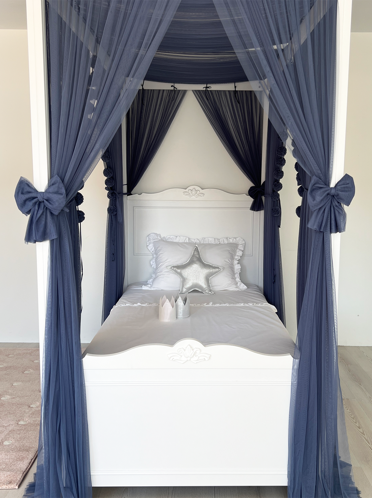 Poster Bed Deluxe-Glaucous Blue