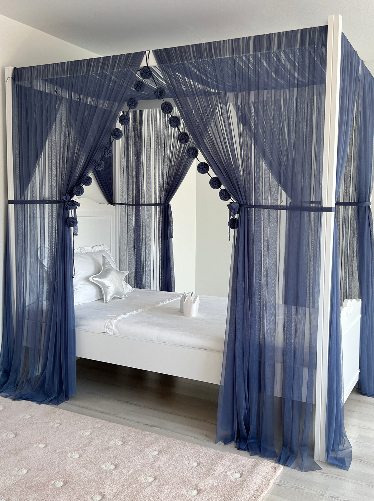 Poster Bed Deluxe-Glaucous Blue
