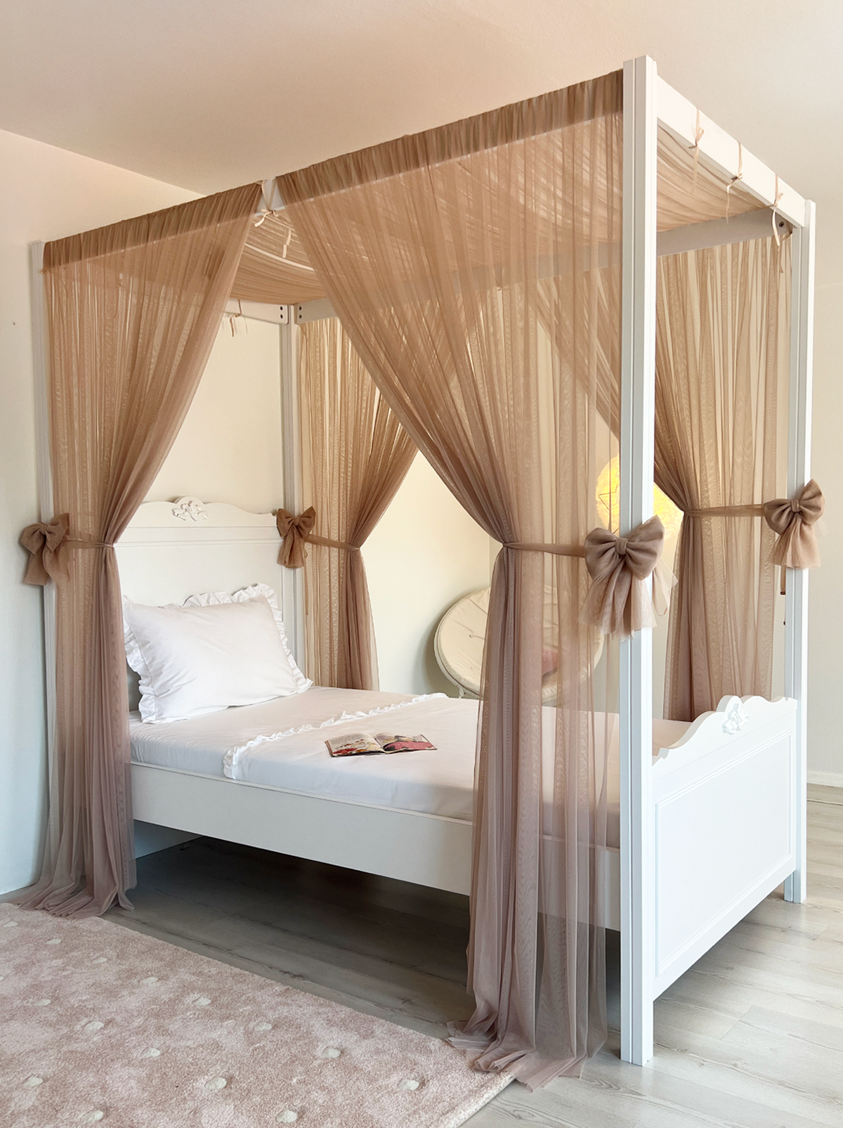 Poster Bed Basic-Mink