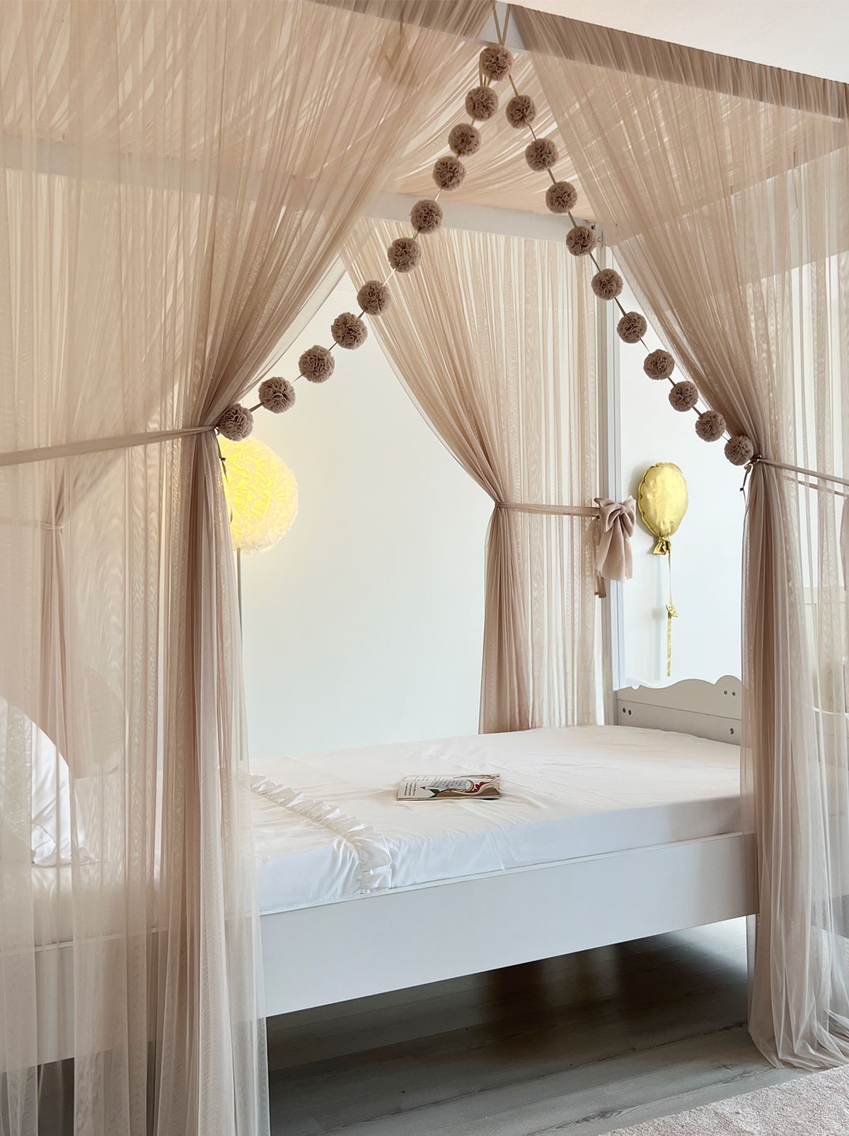 Poster Bed Basic-Pinkish Stone
