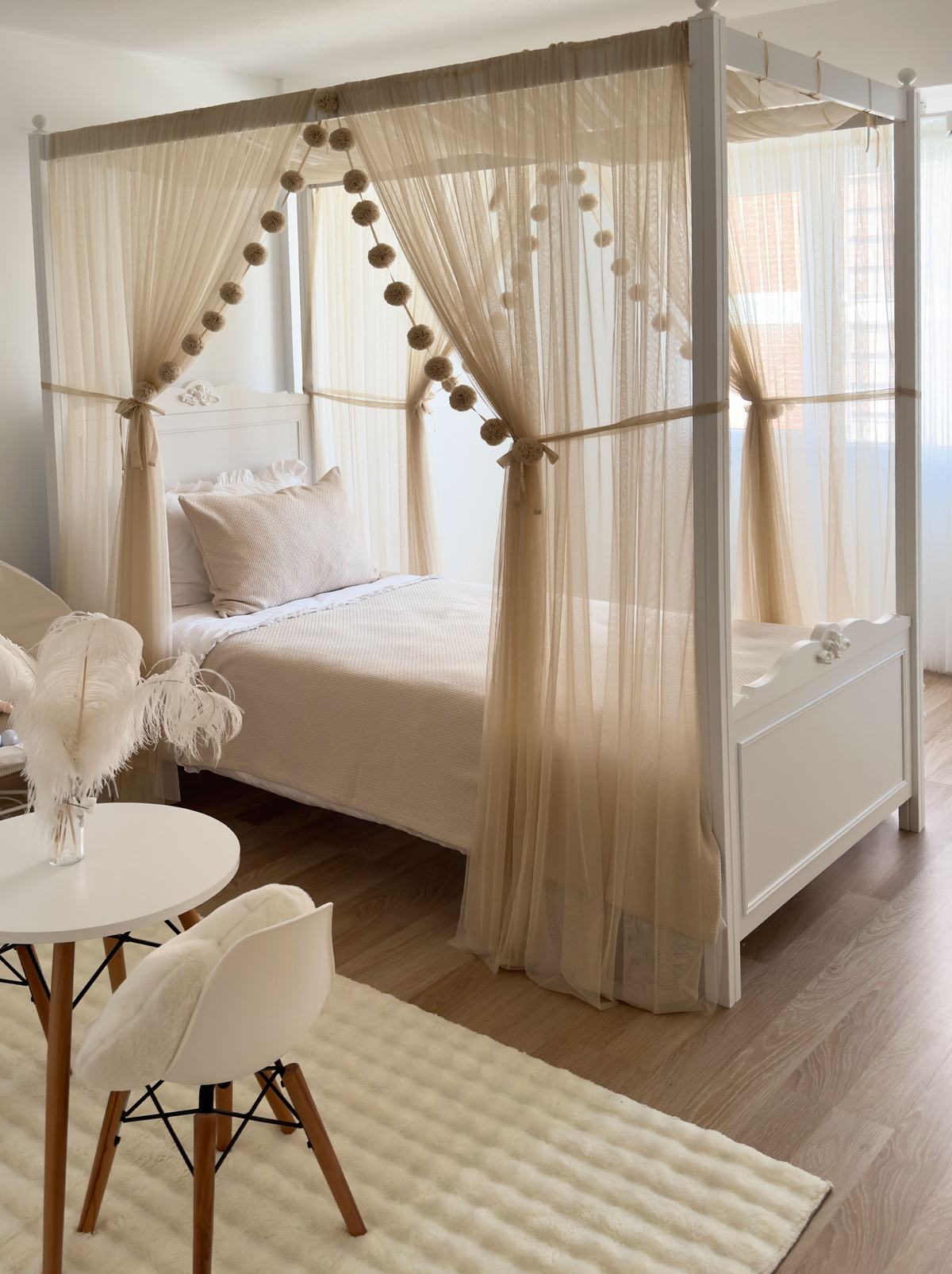 Poster Bed Basic-Beige