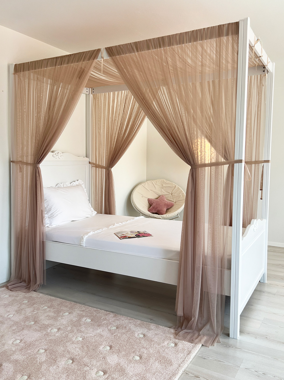 Poster Bed Basic-Mink