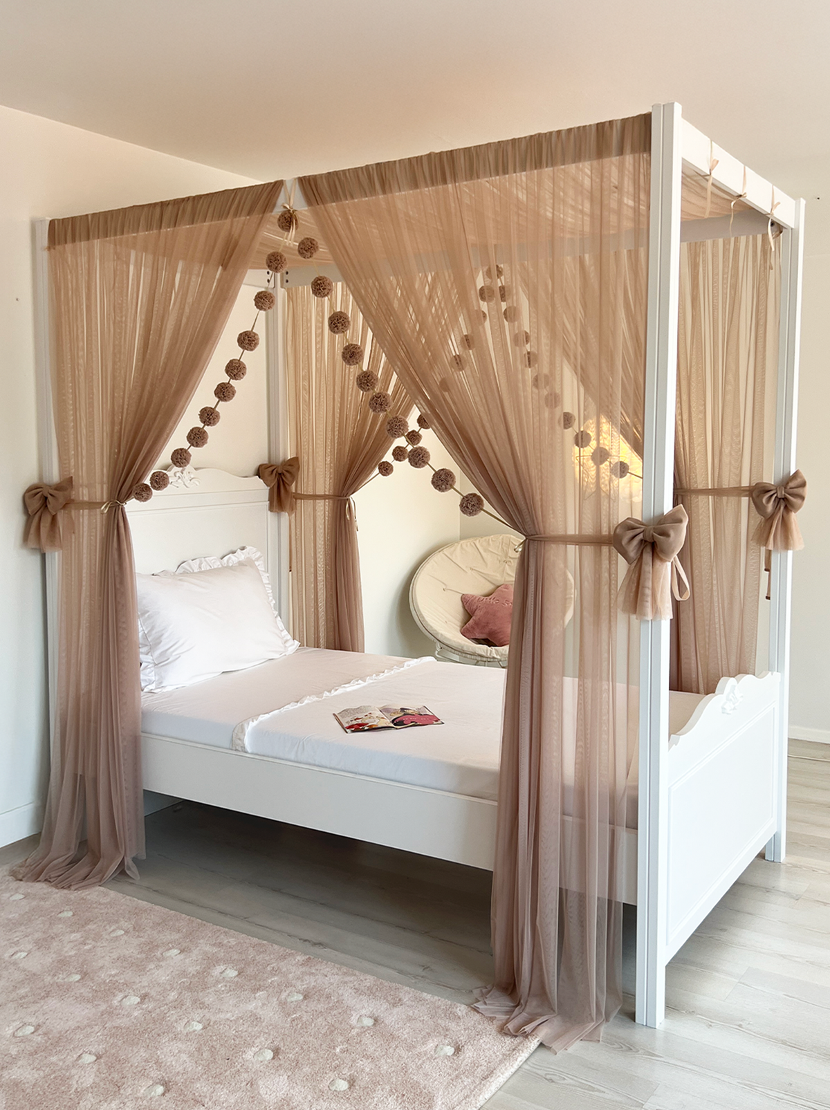 Poster Bed Basic-Mink
