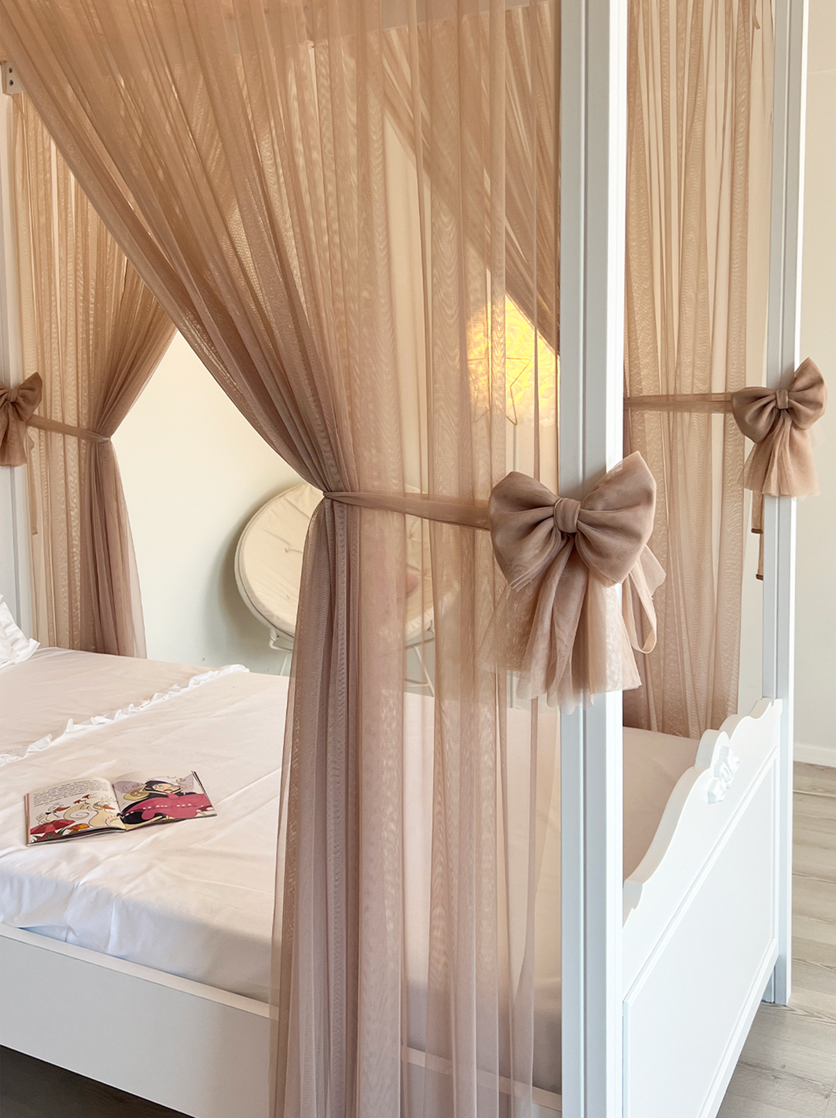 Poster Bed Basic-Mink