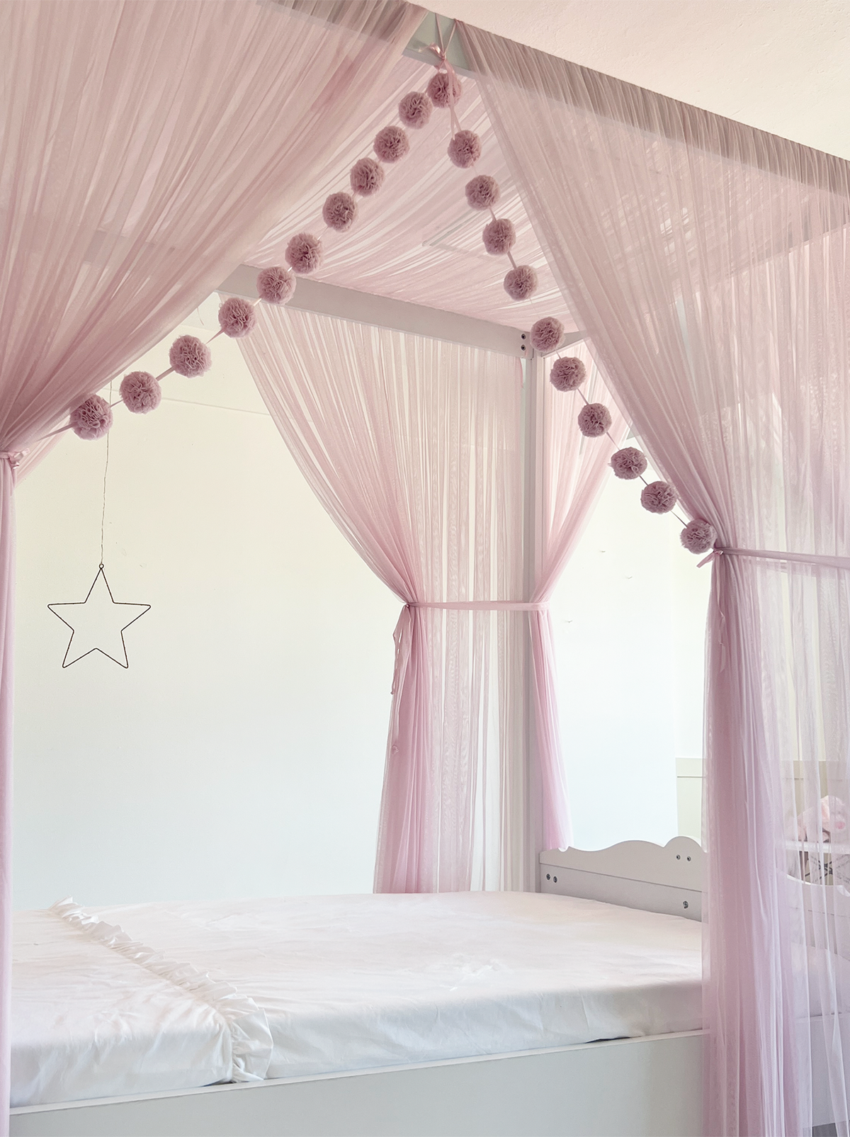 Poster Bed Deluxe-Baby Lilac