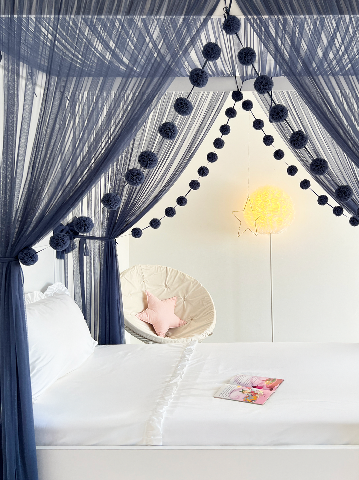 Poster Bed Basic- Glaucous Blue