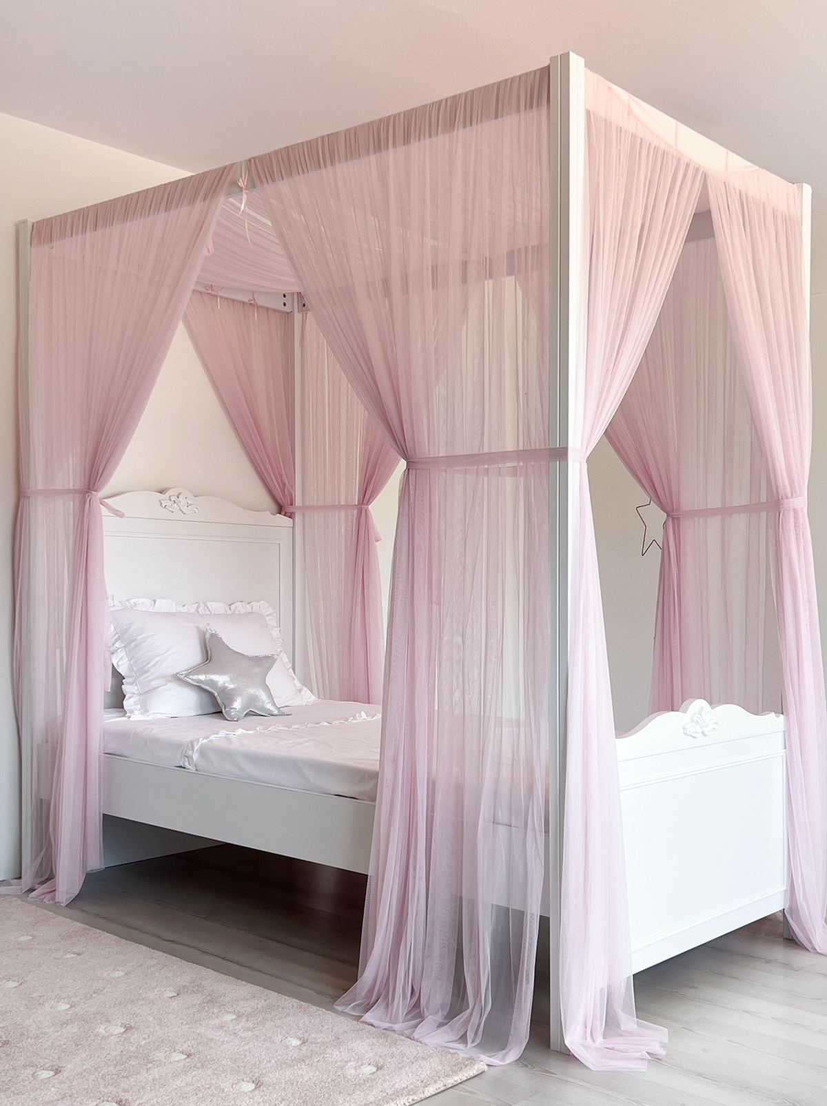 Poster Bed Deluxe-Baby Lilac