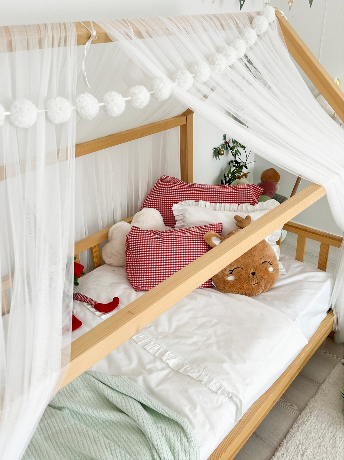 Montessori Bed Canopy Basic-White