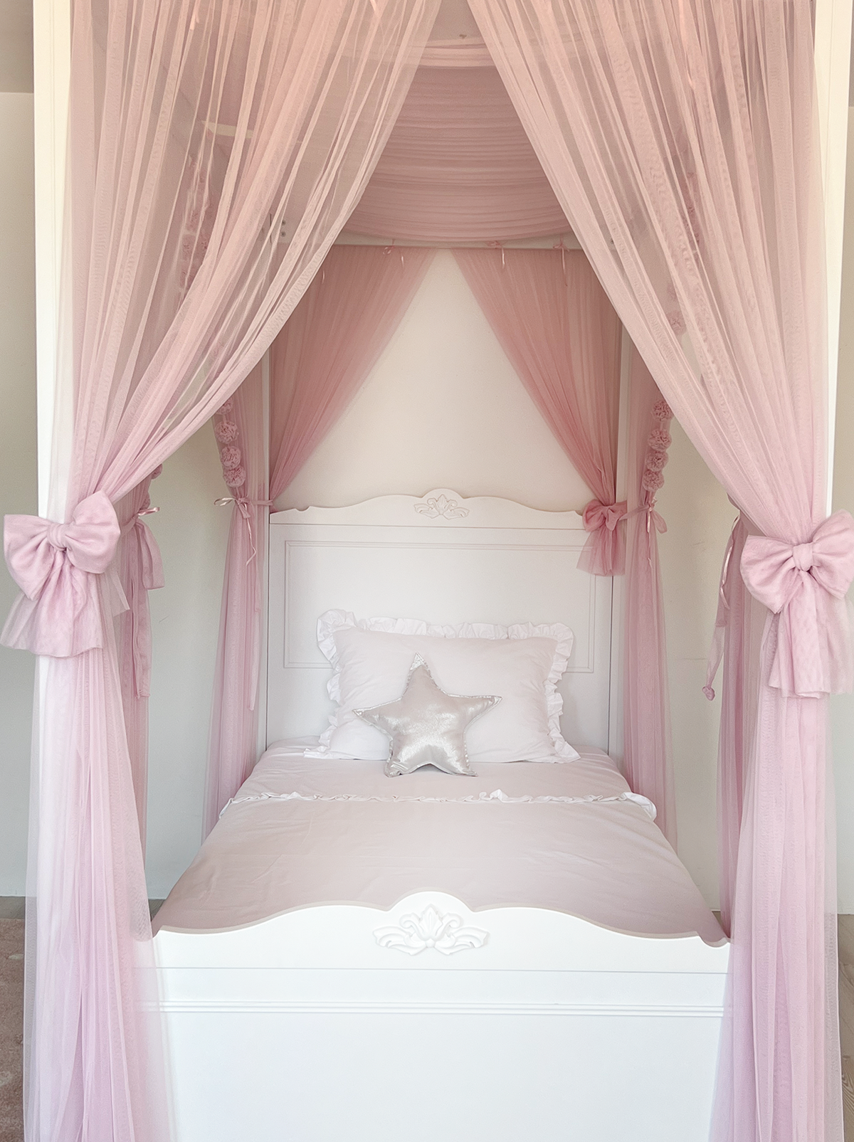 Poster Bed Deluxe-Baby Lilac