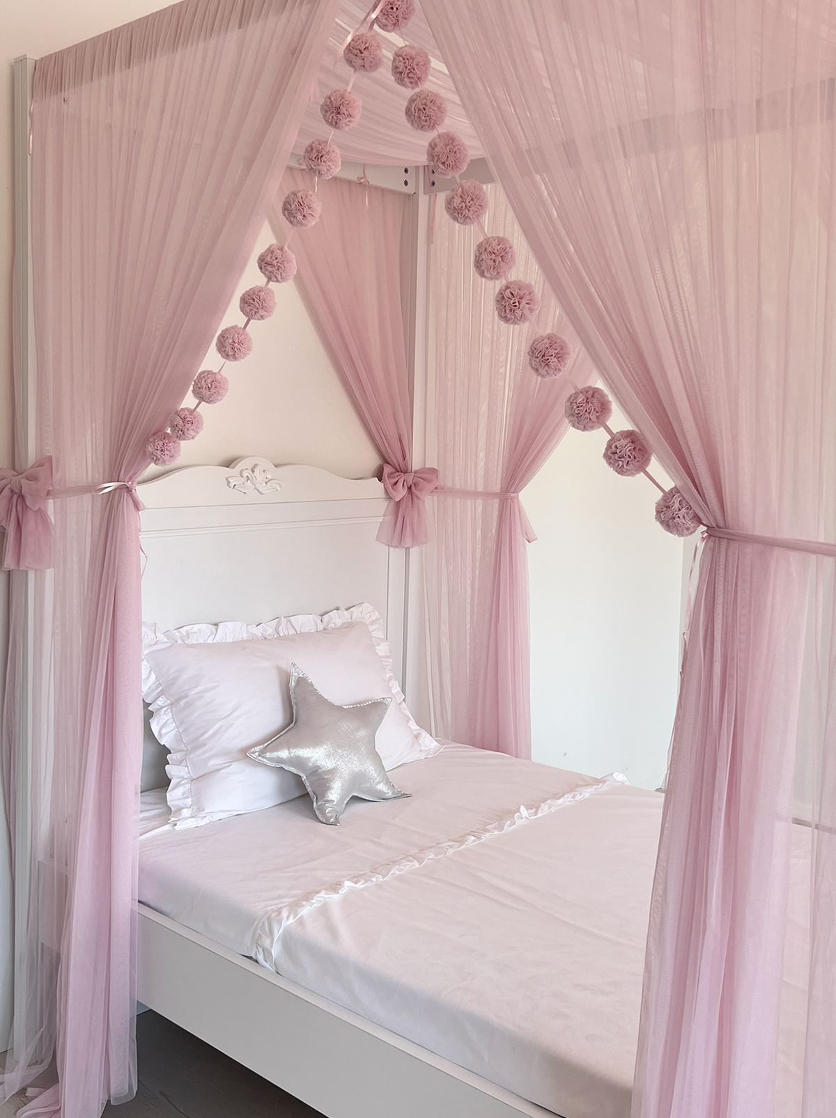 Poster Bed Deluxe-Baby Lilac