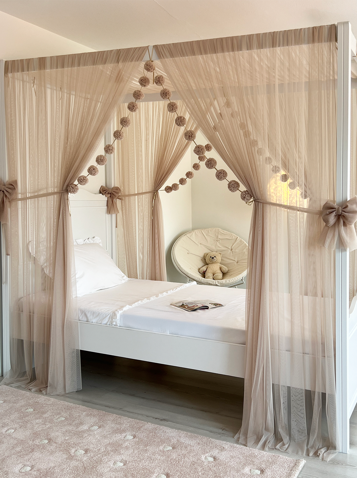 Poster Bed Basic-Pinkish Stone
