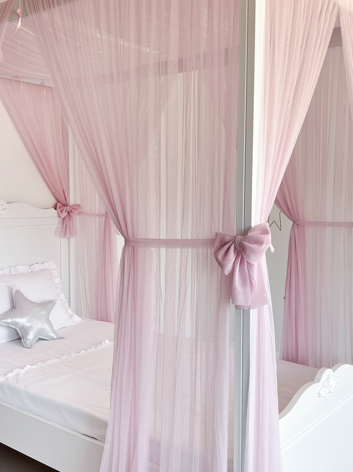 Poster Bed Deluxe-Baby Lilac