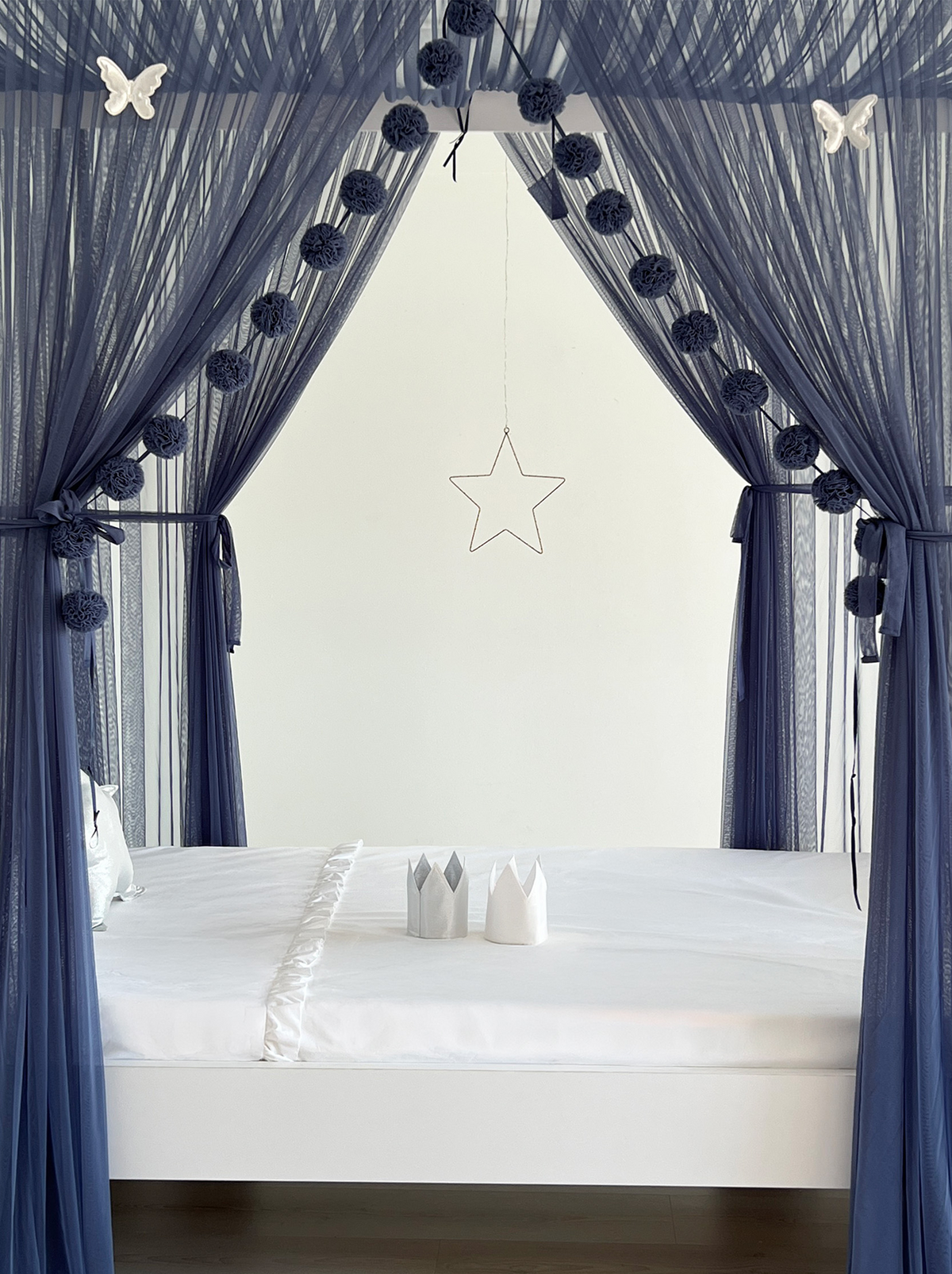 Poster Bed Deluxe-Glaucous Blue