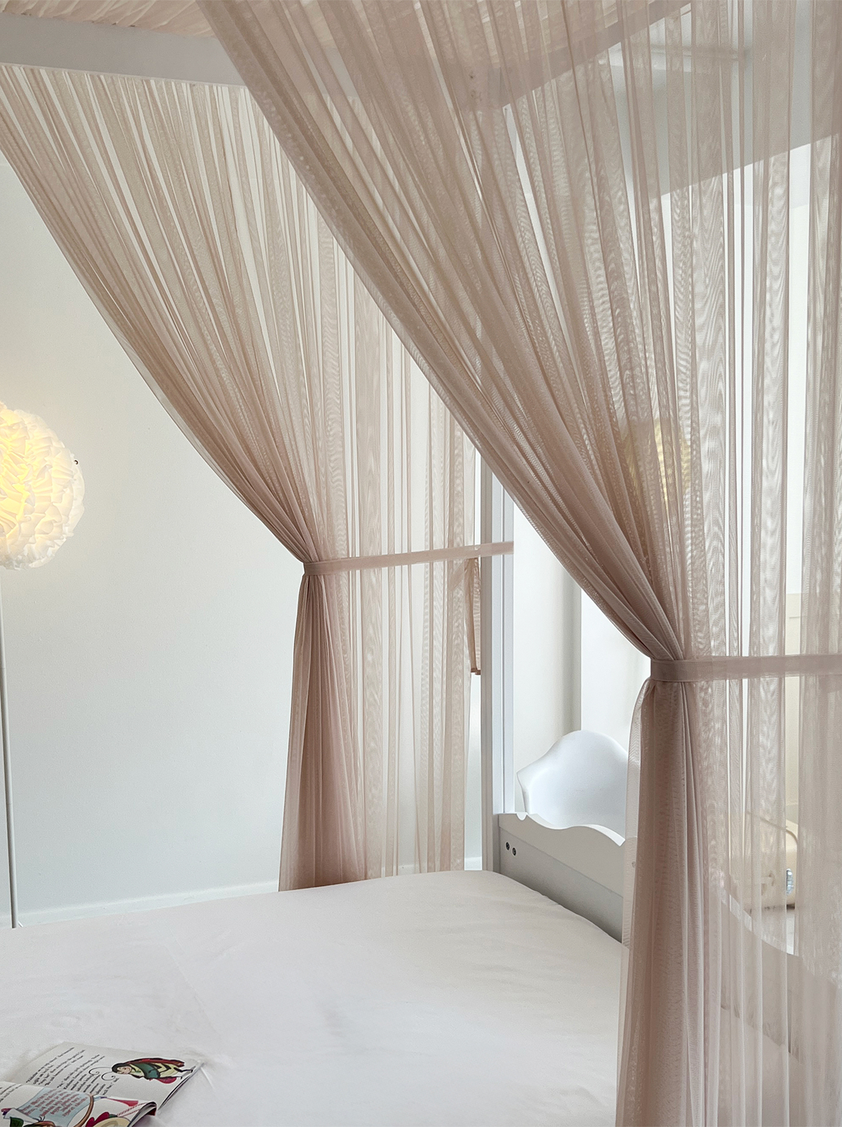 Poster Bed Basic-Pinkish Stone