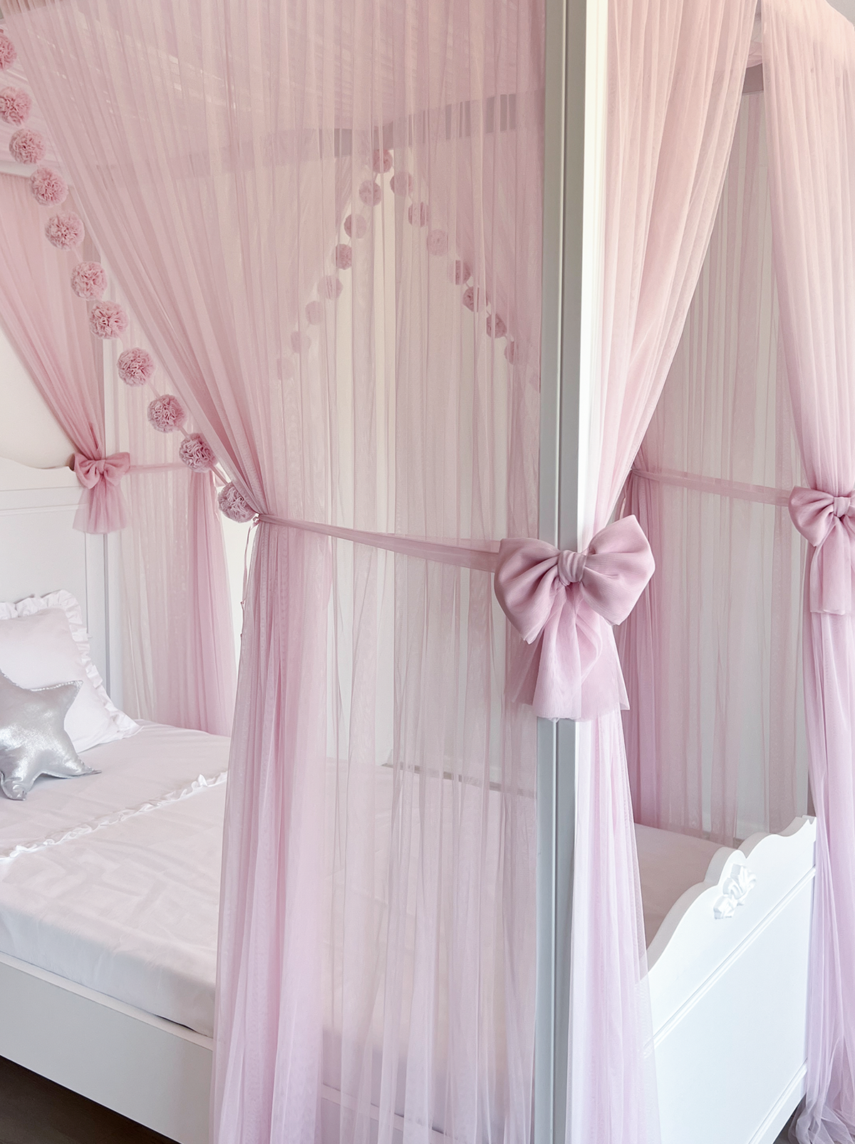 Poster Bed Deluxe-Baby Lilac