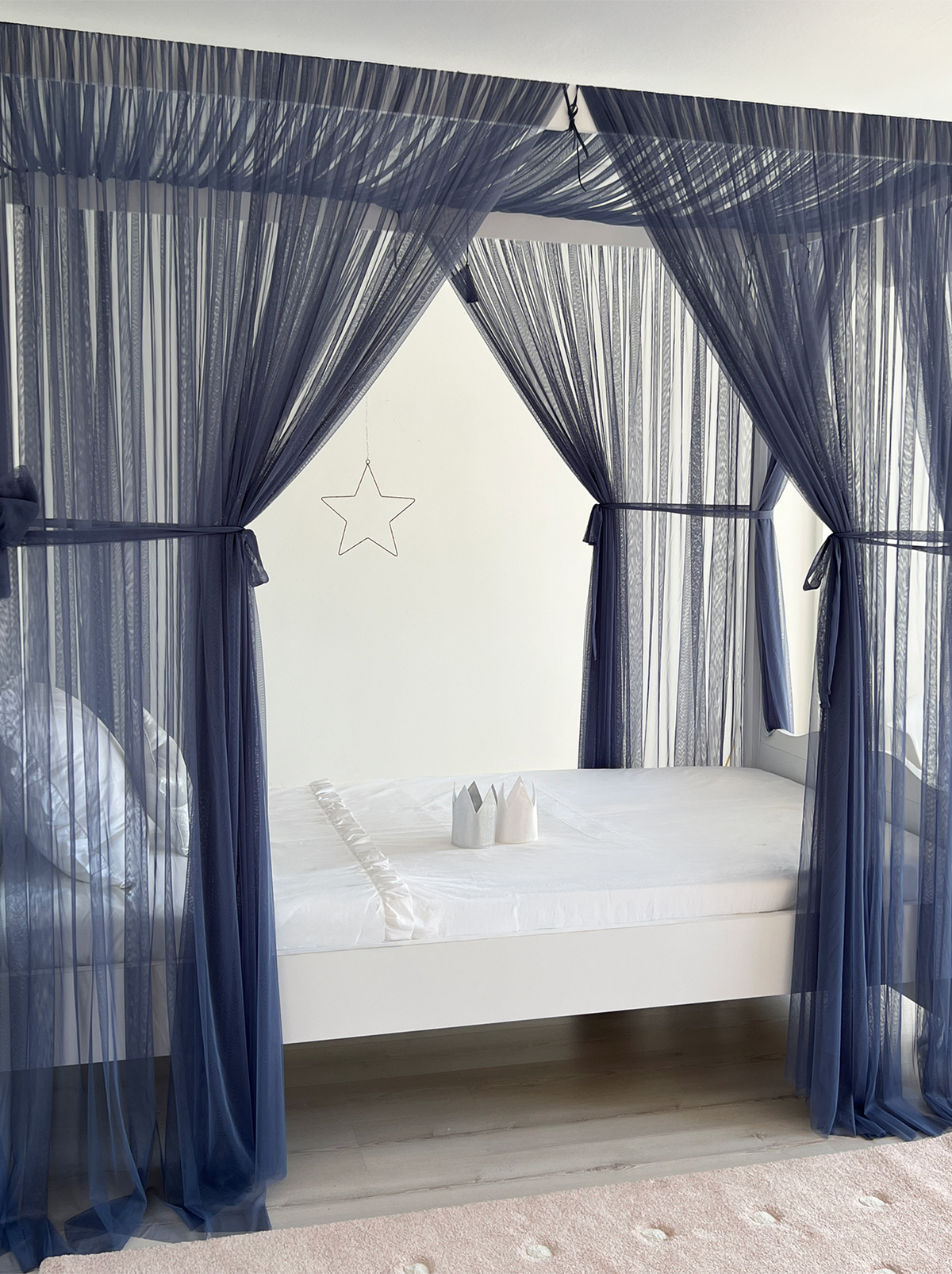Poster Bed Deluxe-Glaucous Blue