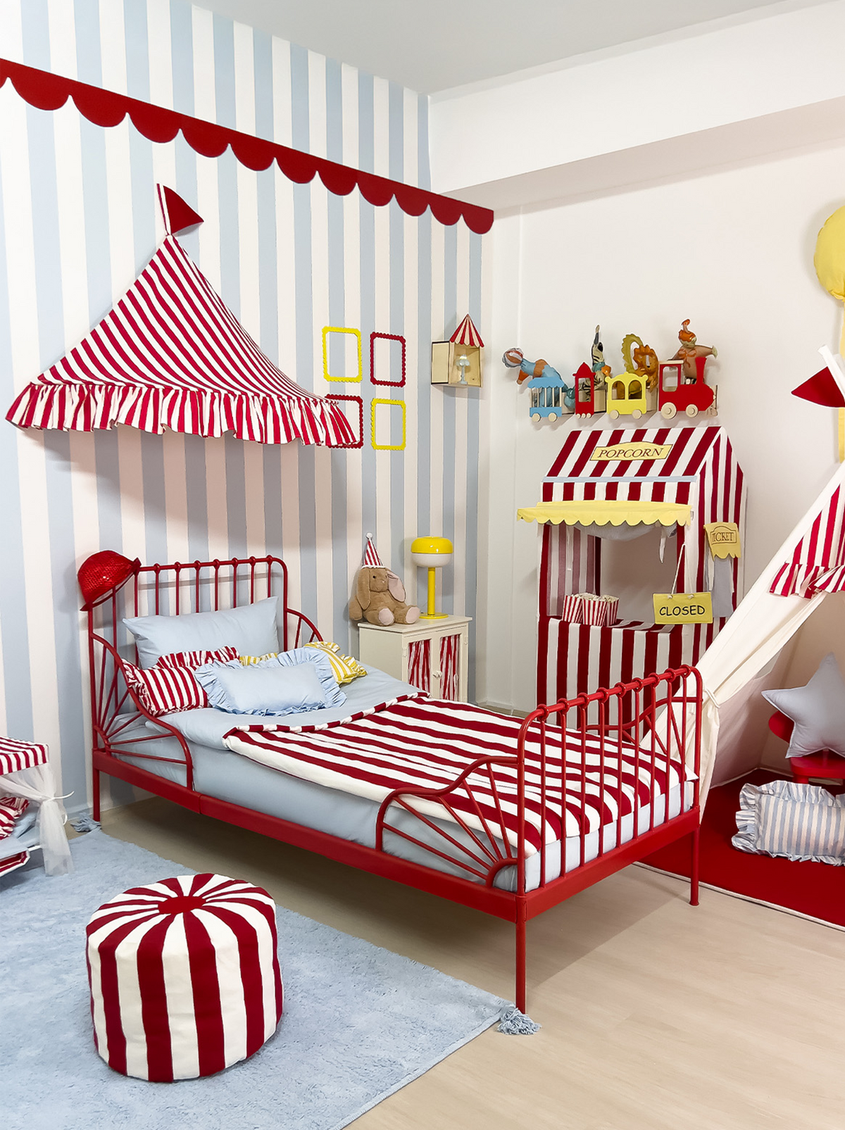 Half Moon Canopy Frill-Circus