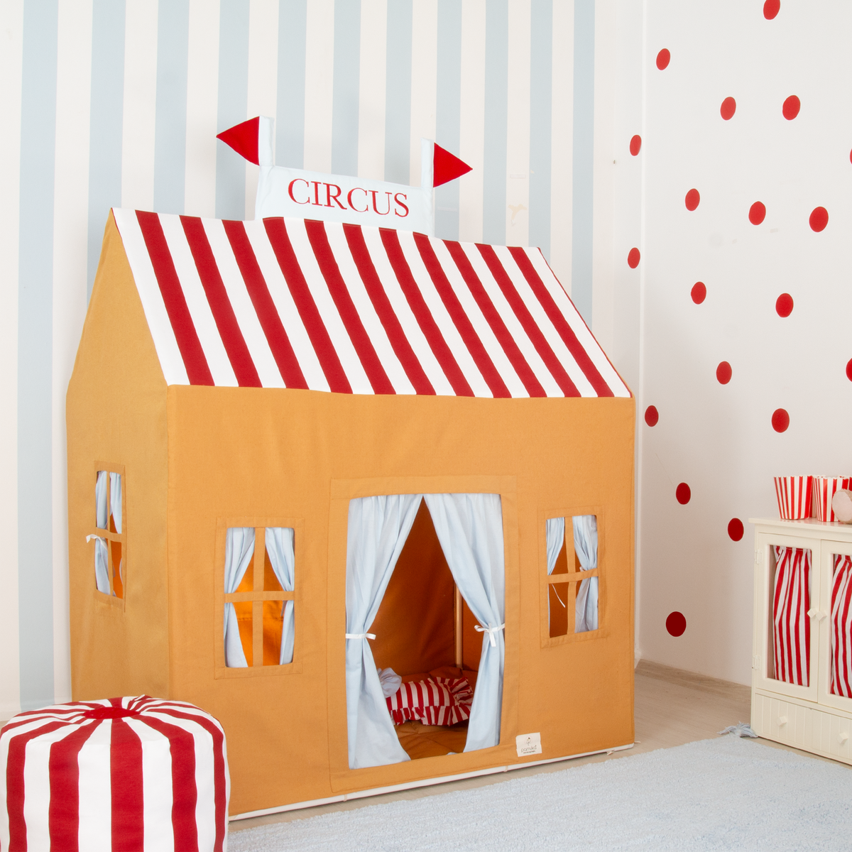Playhouse-Circus