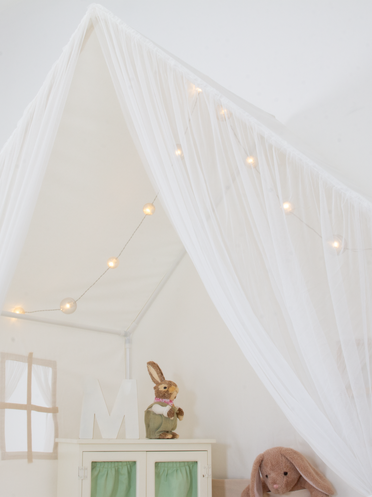 Playhouse Montessori With Curtains-White