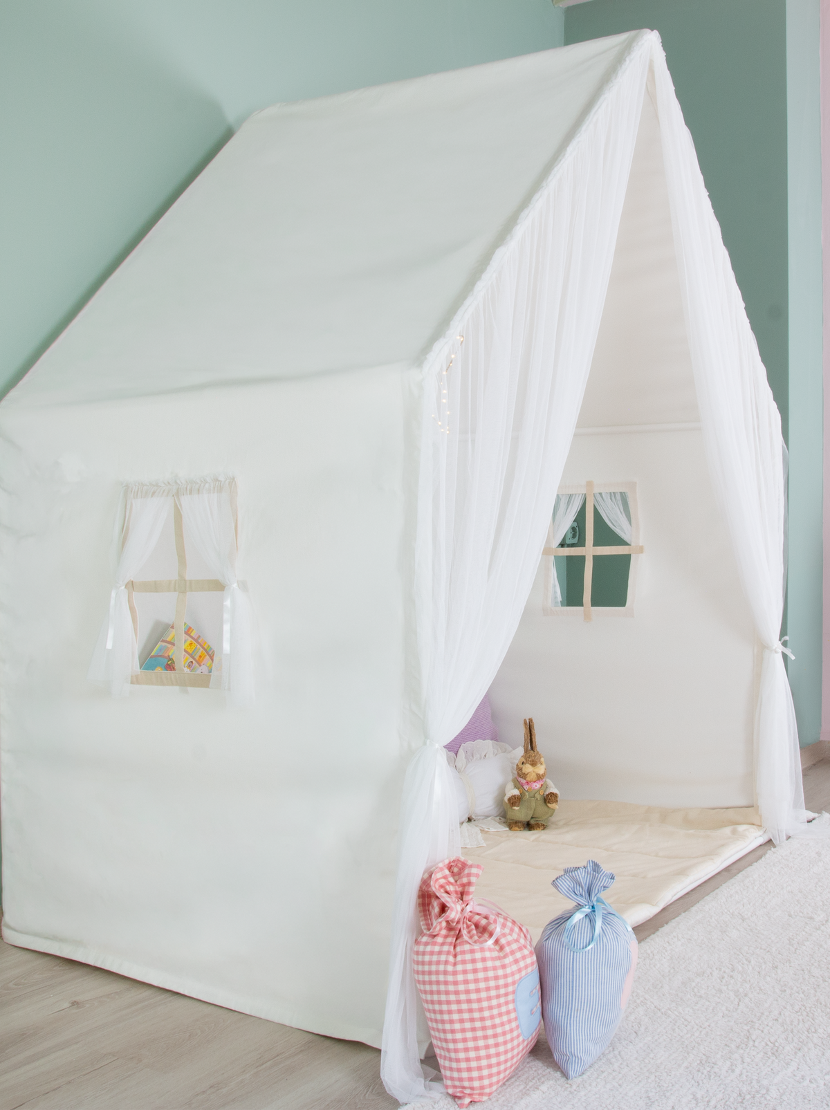 Playhouse Montessori With Curtains-White