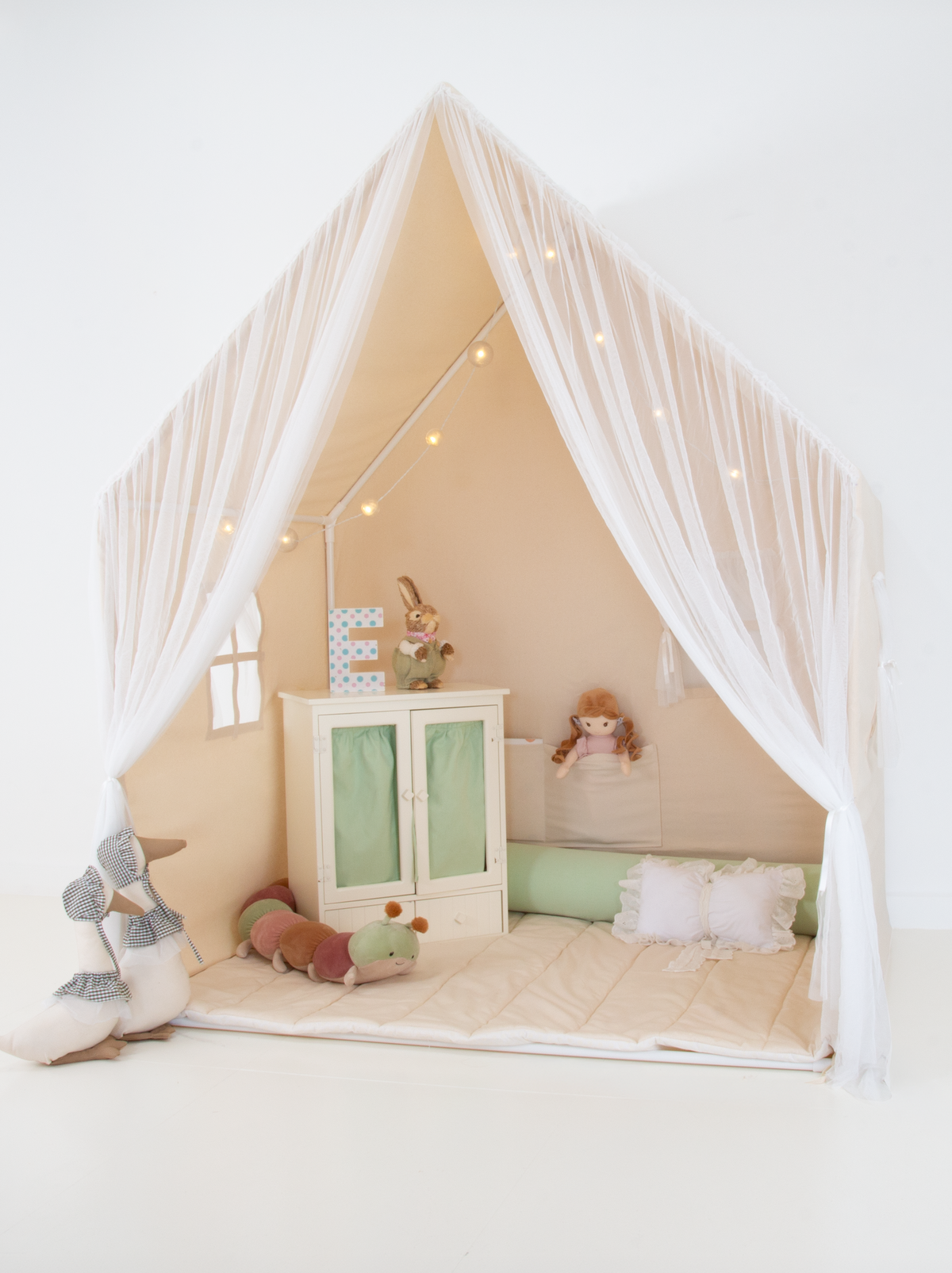 Playhouse Montessori With Curtains-Natural