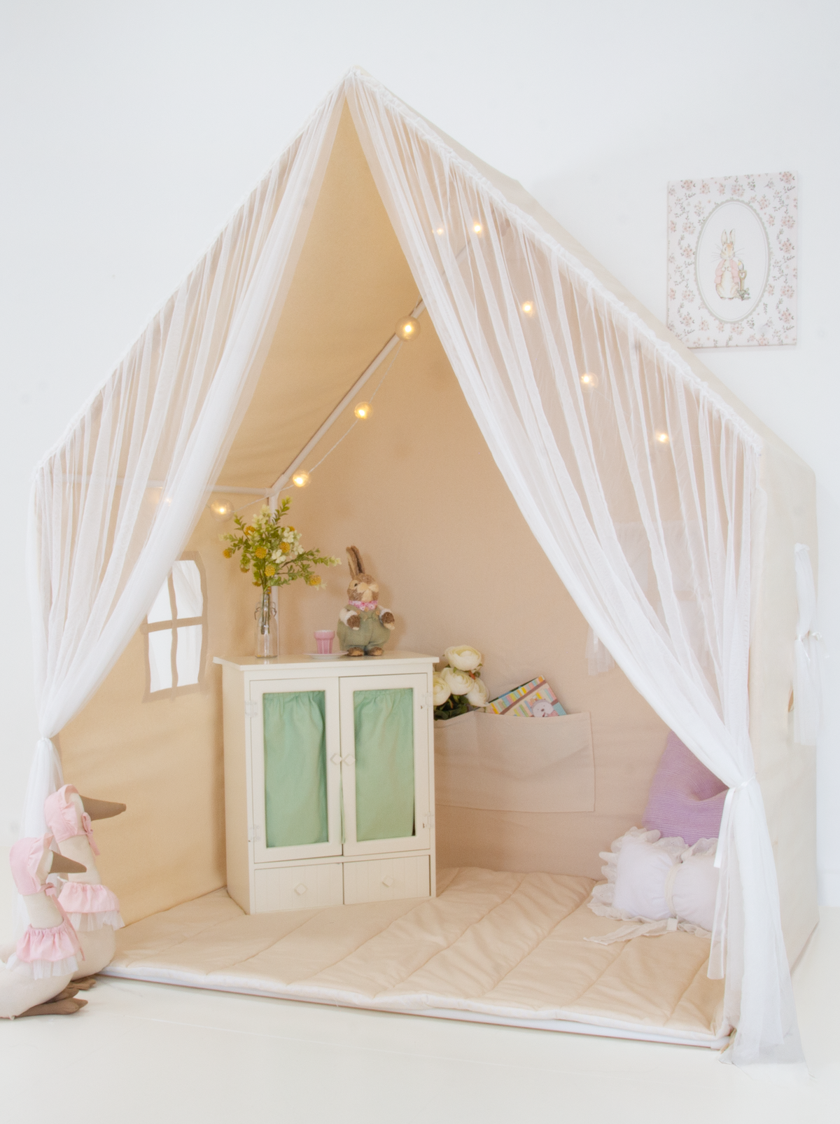 Playhouse Montessori With Curtains-Natural