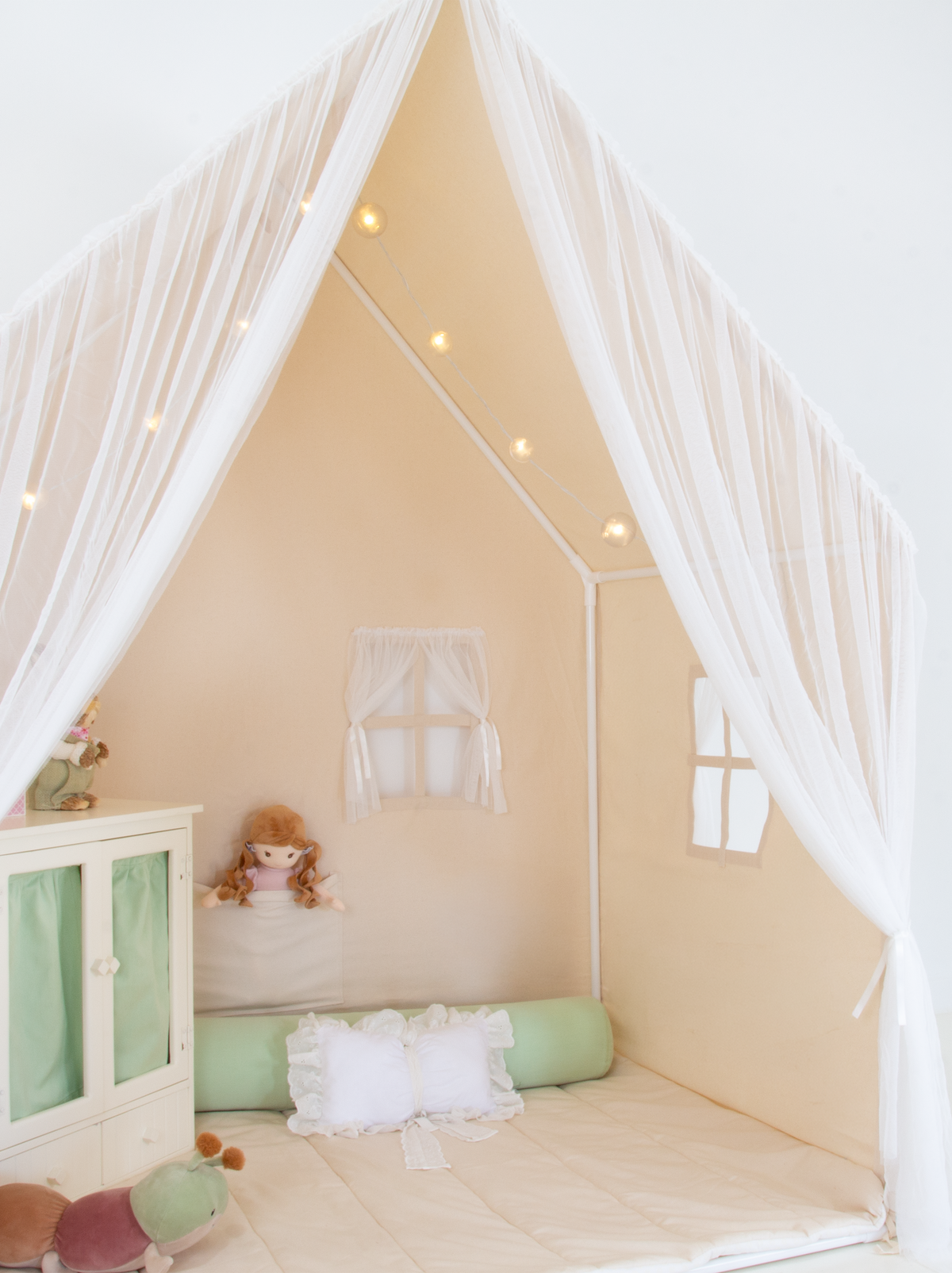Playhouse Montessori With Curtains-Natural