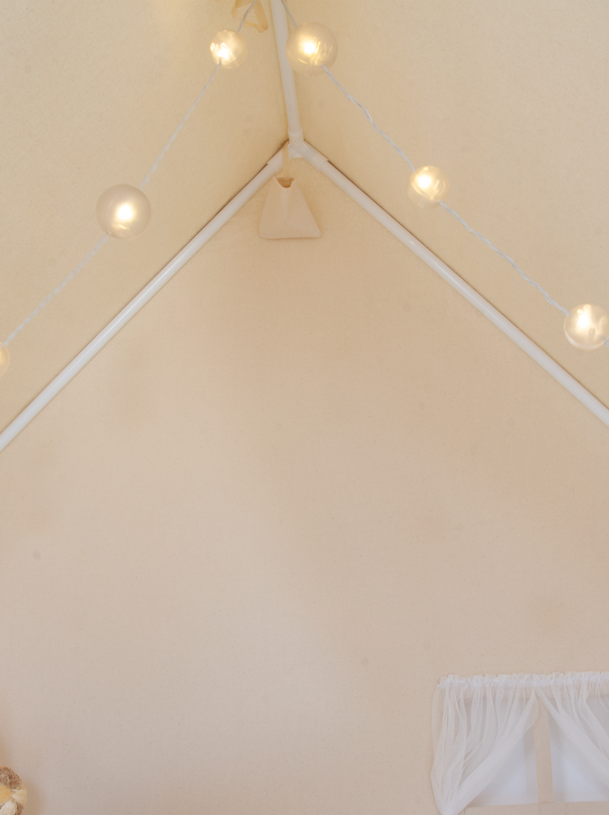 Playhouse Montessori With Curtains-Natural