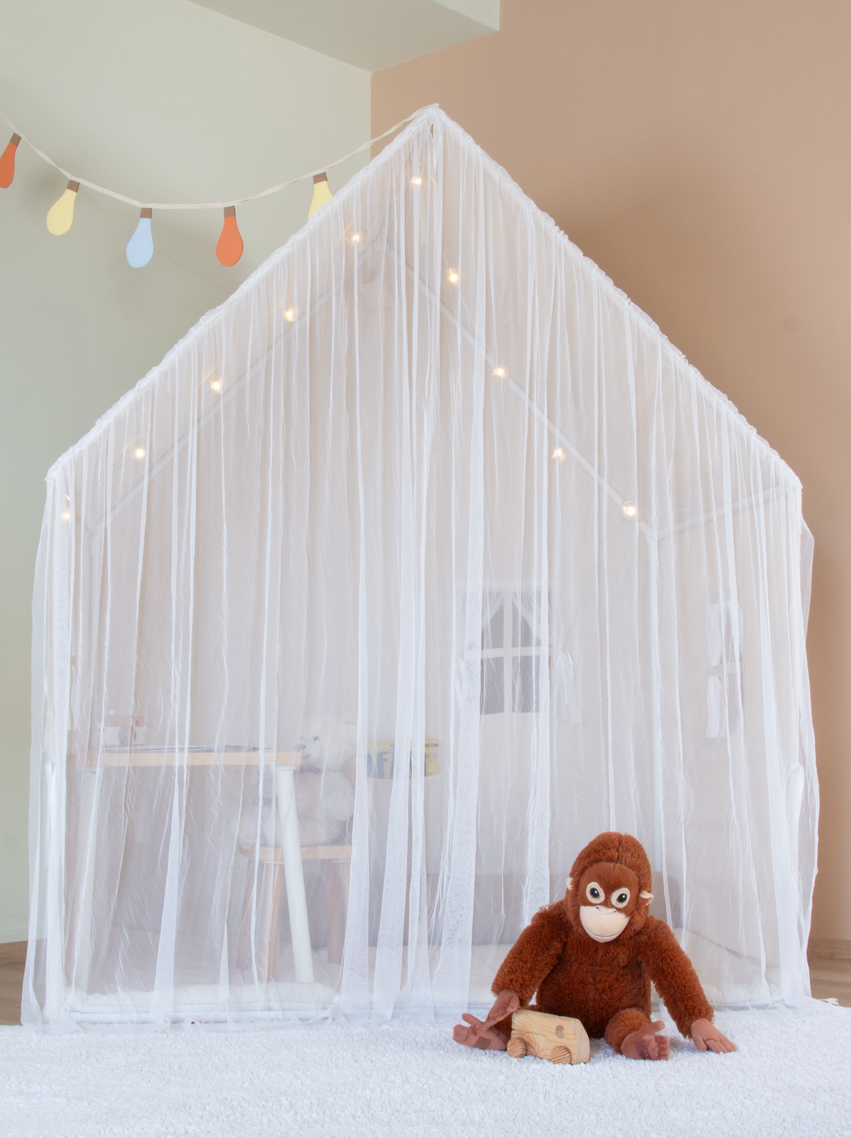 Playhouse Montessori With Curtains-Natural