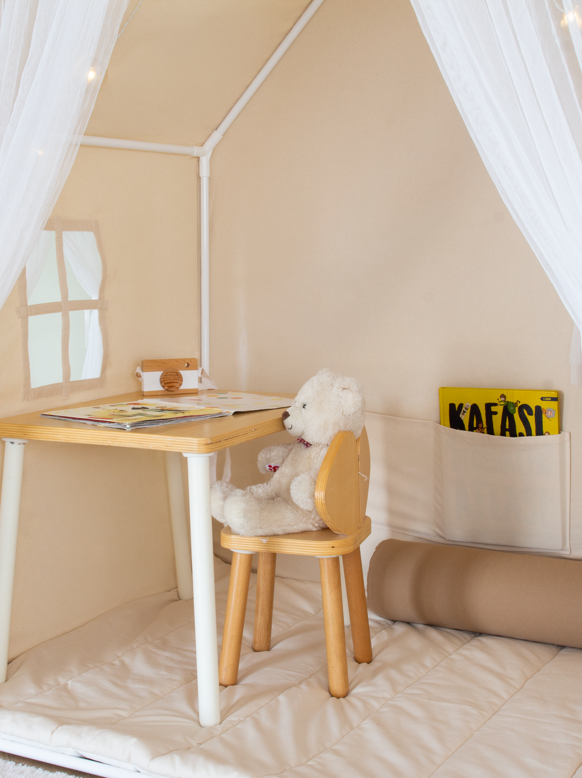 Playhouse Montessori With Curtains-Natural