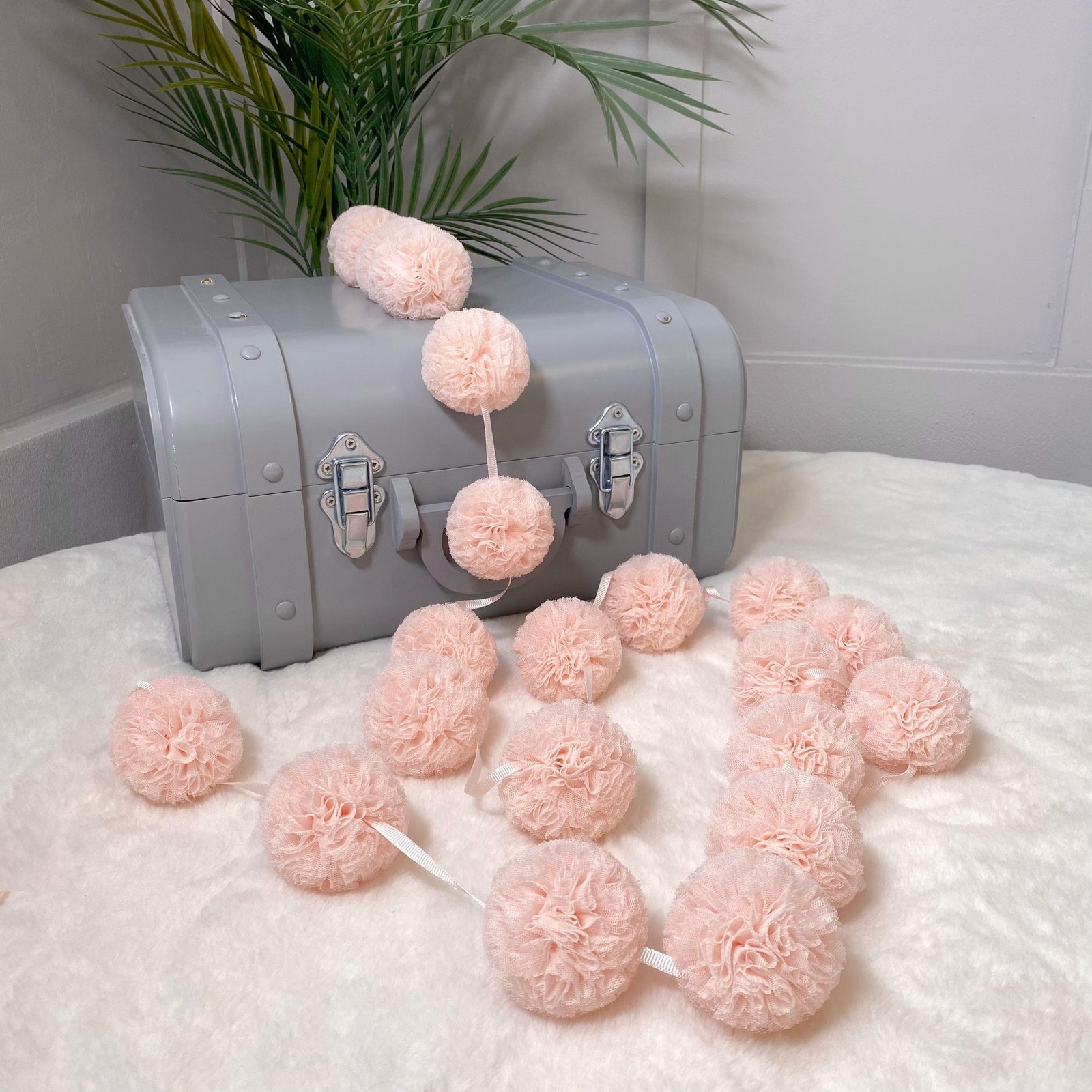 Mini Pompoms-Baby Pink