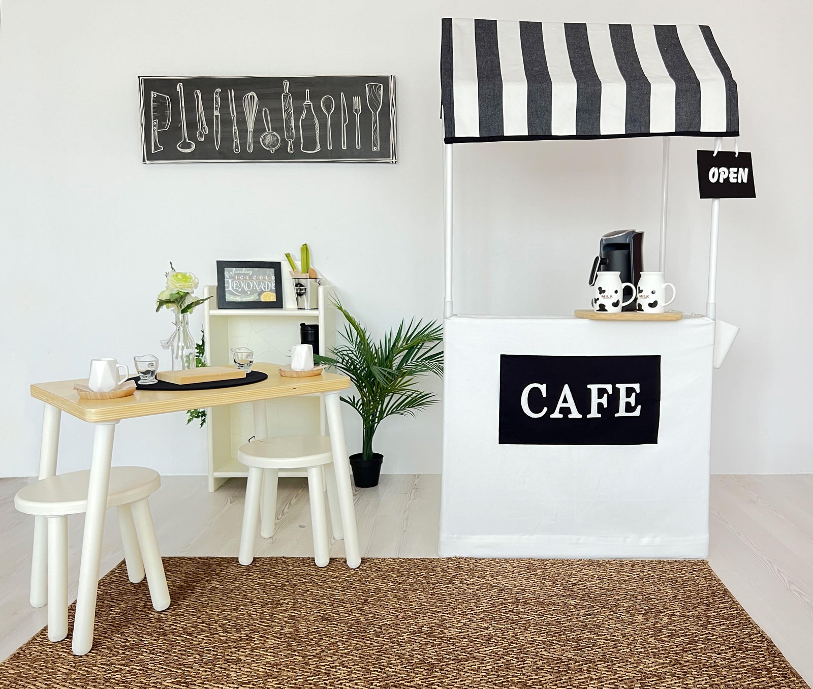 Cafe Stand