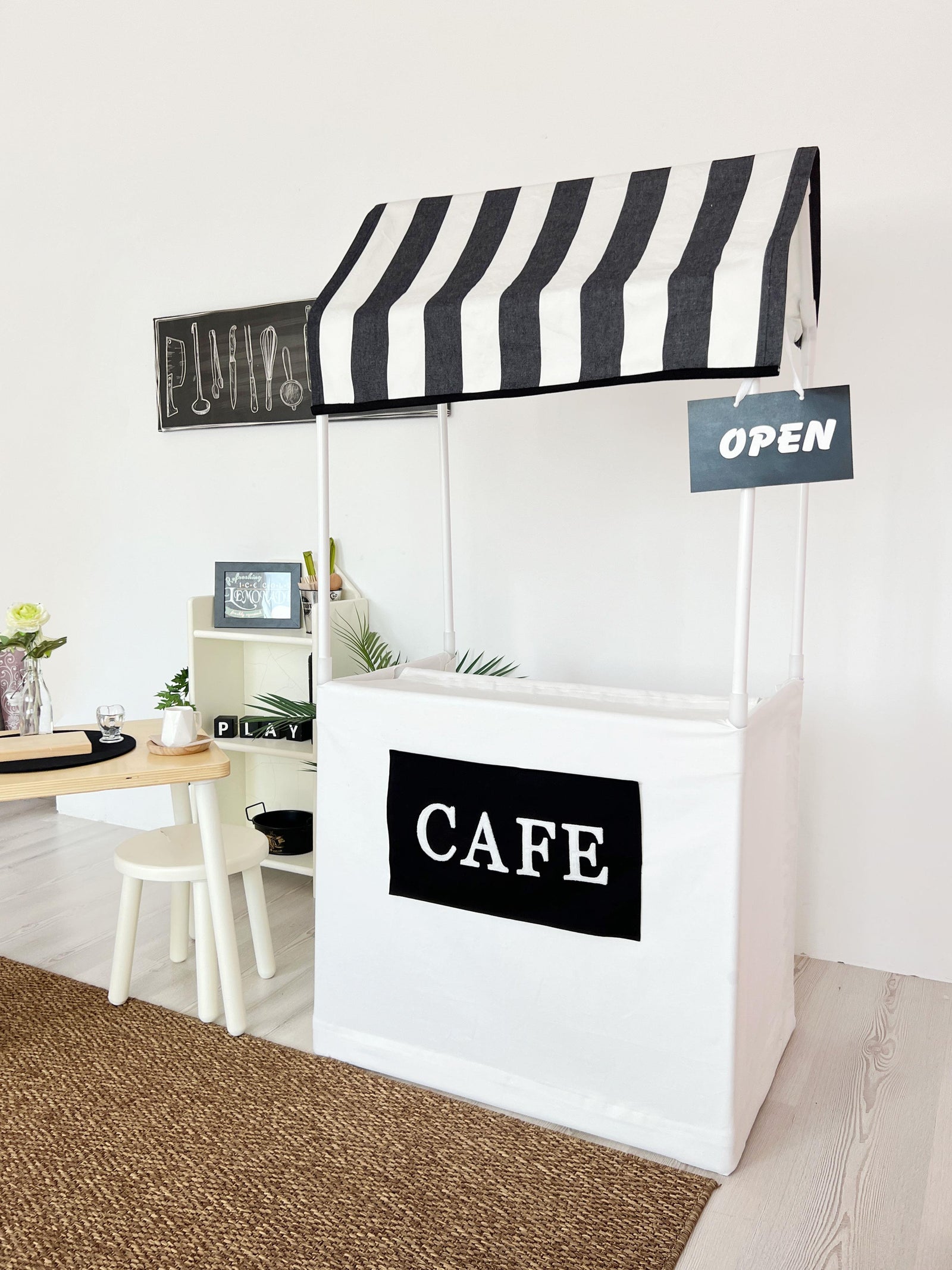 Cafe Stand