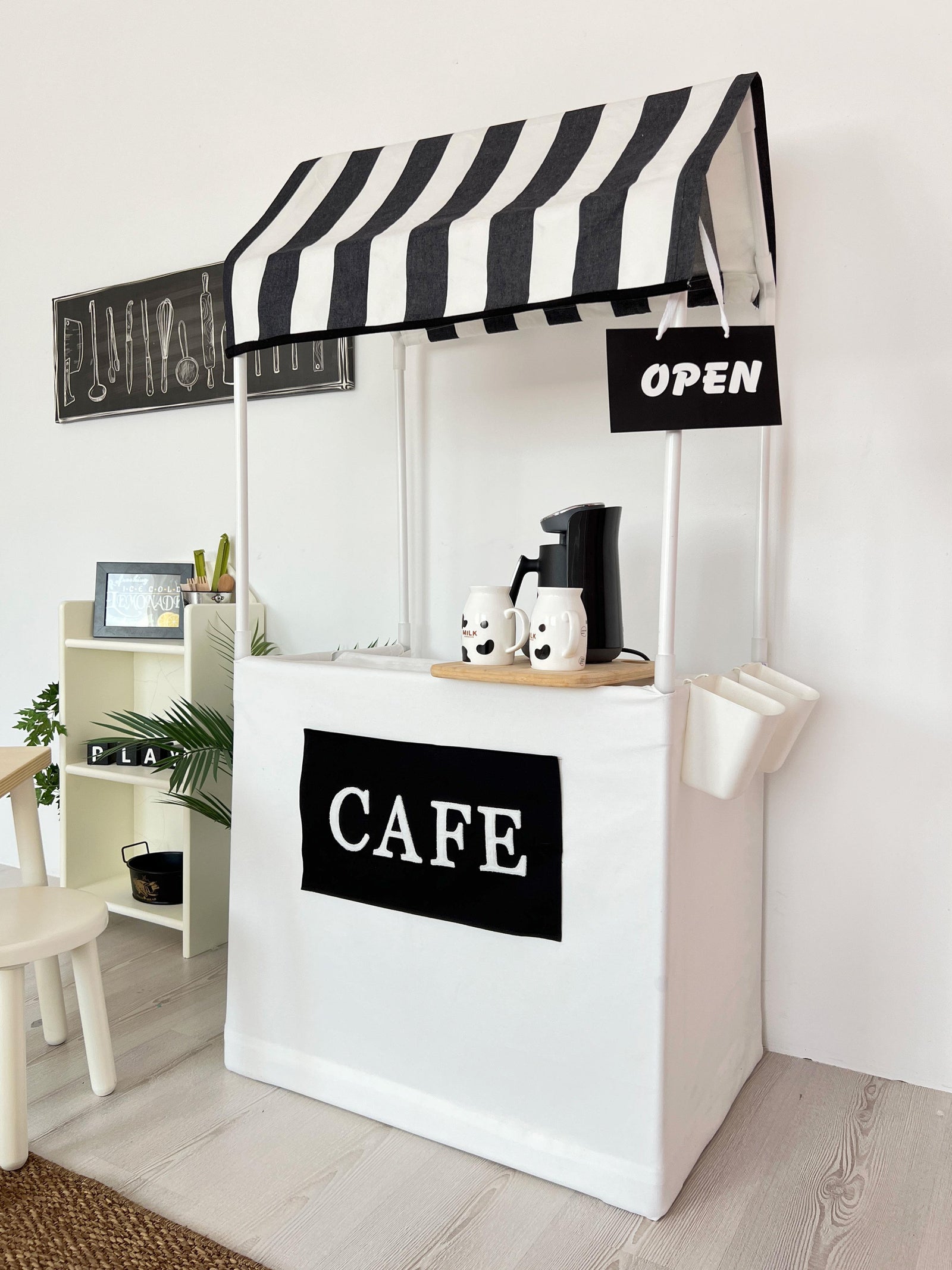 Cafe Stand