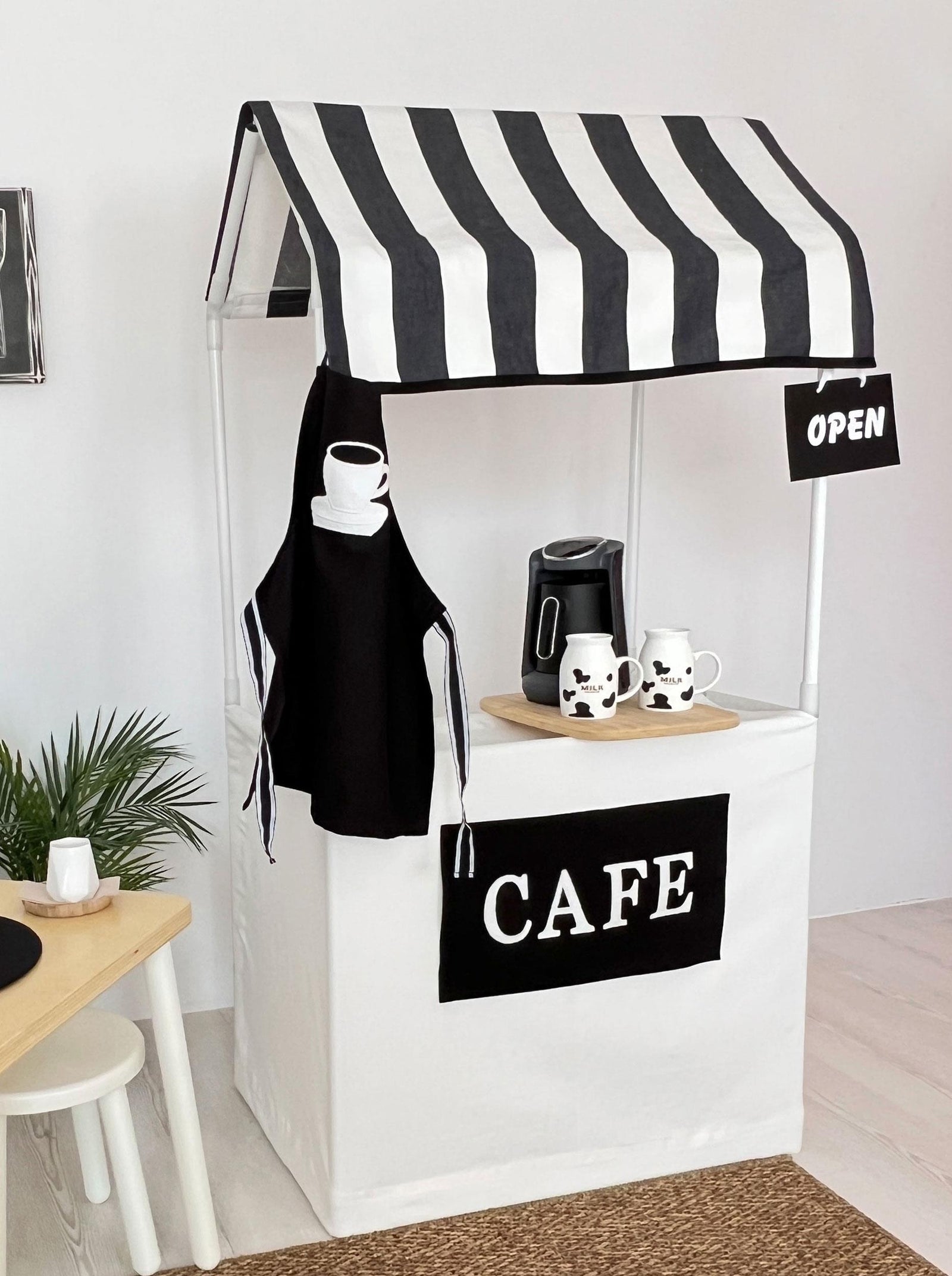 Cafe Stand