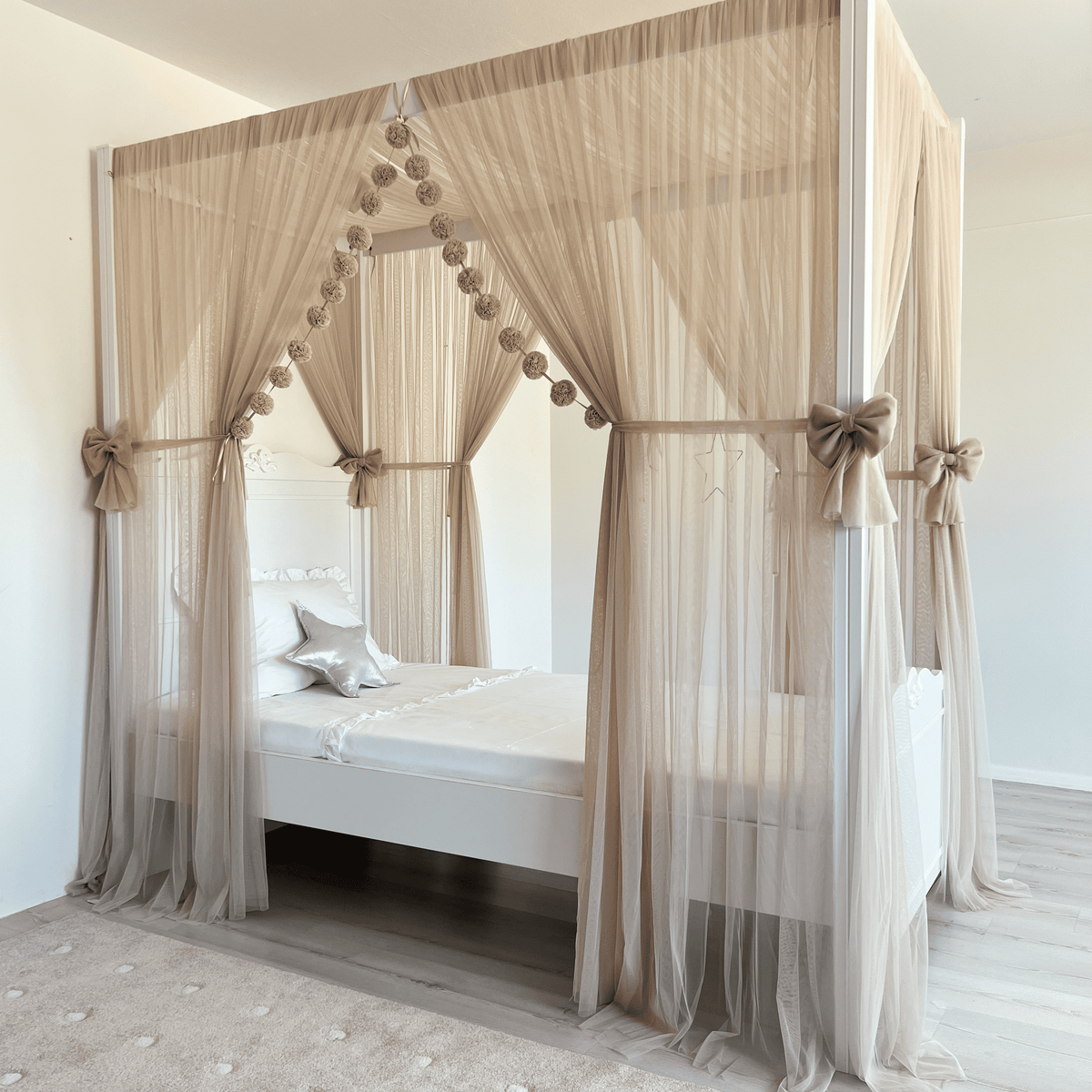 Poster Bed Deluxe-Pinkish Stone