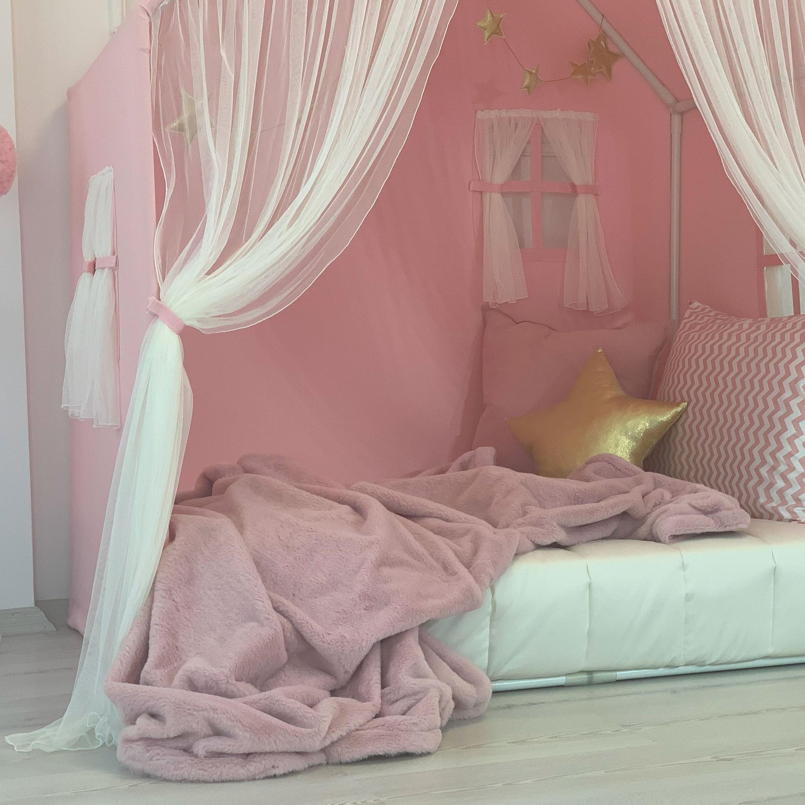 Playhouse-Montessori Pink With Curtains