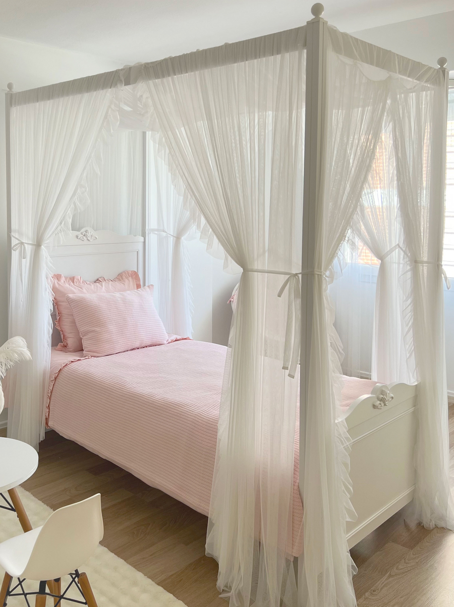 Poster Bed Deluxe with Frill-White