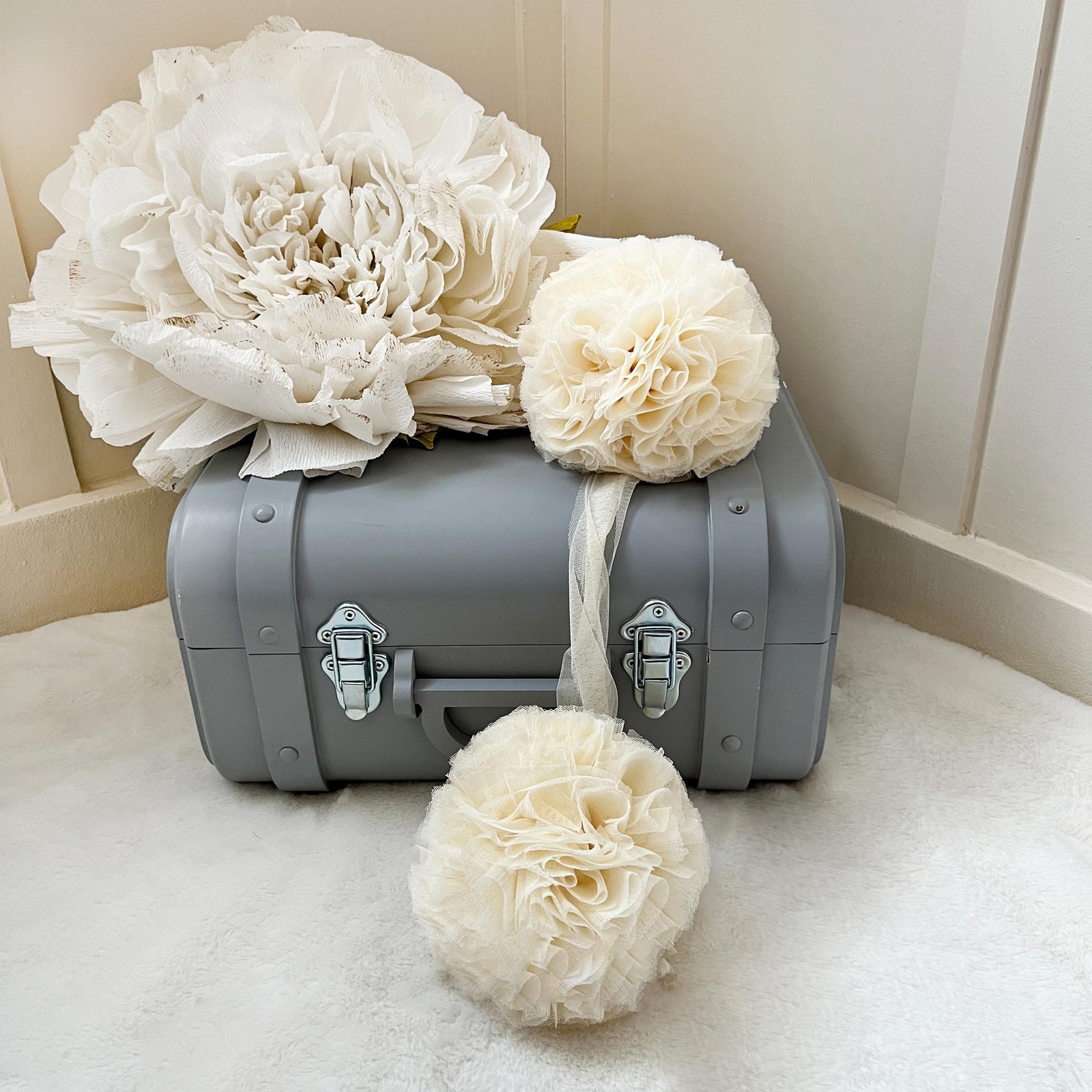 Twin Pompoms-Cream
